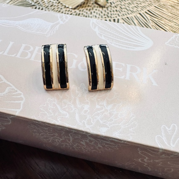 Lot of vintage pierced earrings and pins - Picture 2 of 12